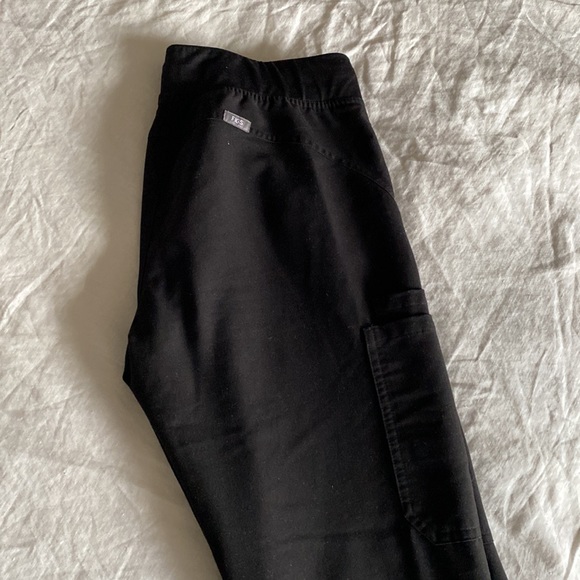 FIGS black scrub pants - Picture 5 of 5